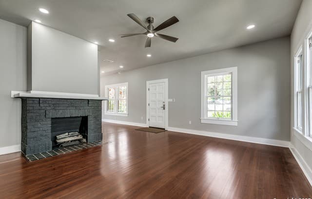 3-bedroom rental at 430 E Mulberry Ave in San Antonio, TX — photo 4