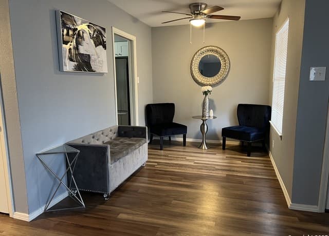 4-bedroom rental at 5421 Callaghan in San Antonio, TX — photo 4