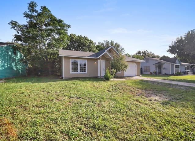 3-bedroom rental at 4819 Corian Oak in Kirby, TX — photo 3