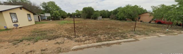 rental at 10 Willow st in Pearsall, TX — photo 1