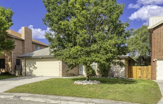3-bedroom rental at 21514 Longwood in San Antonio, TX — photo 2