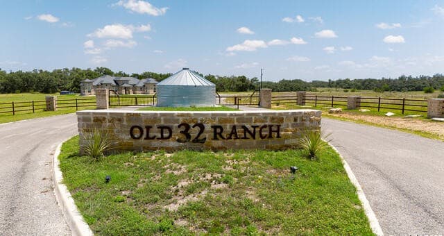 rental at 670 Windmill Ridge in Blanco, TX — photo 2