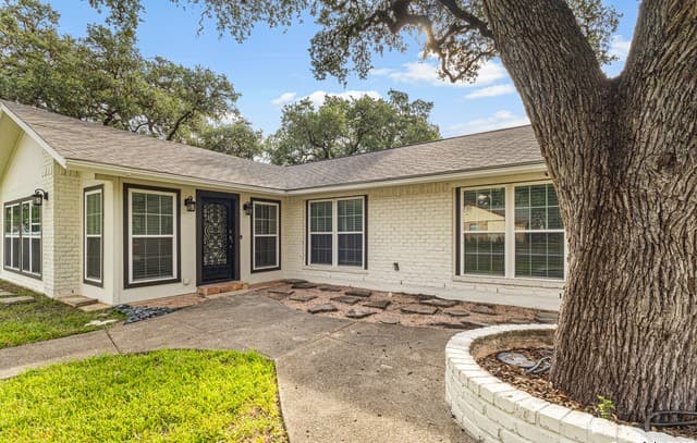 3-bedroom rental at 14102 Red Maple in San Antonio, TX — photo 5