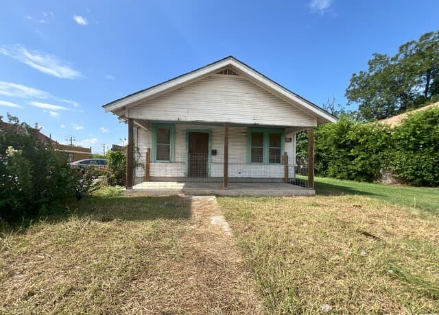 3-bedroom rental at 1143 Culebra Rd in San Antonio, TX — photo 1