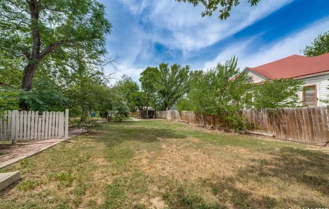 rental at 622 Nolan St in San Antonio, TX — photo 5