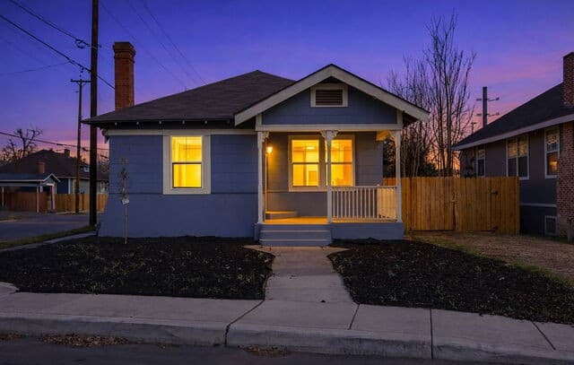 6-bedroom rental at 314 W Highland in San Antonio, TX — photo 3