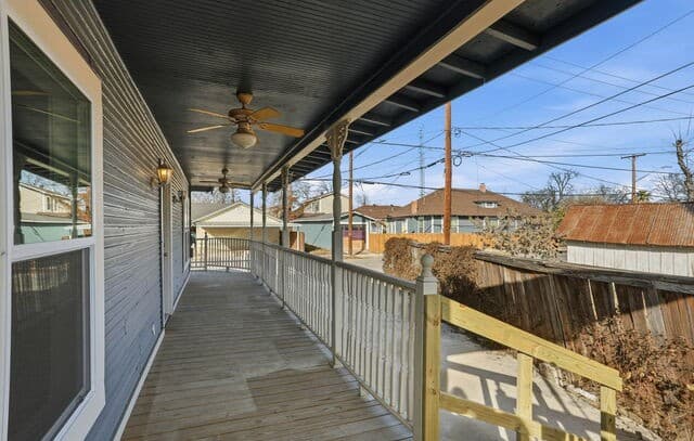 6-bedroom rental at 314 W Highland in San Antonio, TX — photo 4