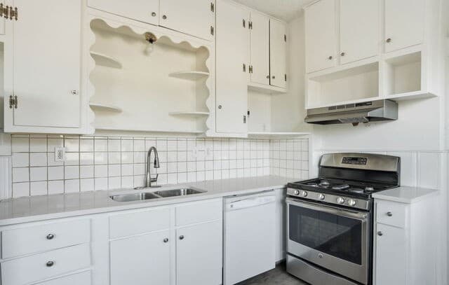 6-bedroom rental at 314 W Highland in San Antonio, TX — photo 5