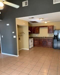 2-bedroom rental at 7611 Windsor Oaks in San Antonio, TX — photo 2