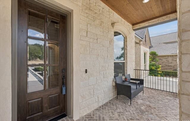 5-bedroom rental at 26214 Tawny Way in Boerne, TX — photo 3