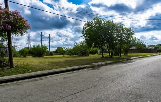 rental at TBD Groff Ave in San Antonio, TX — photo 1