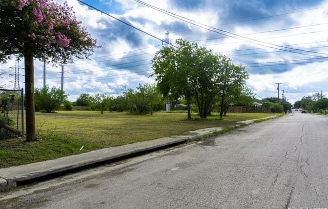 rental at TBD Groff Ave in San Antonio, TX — photo 2