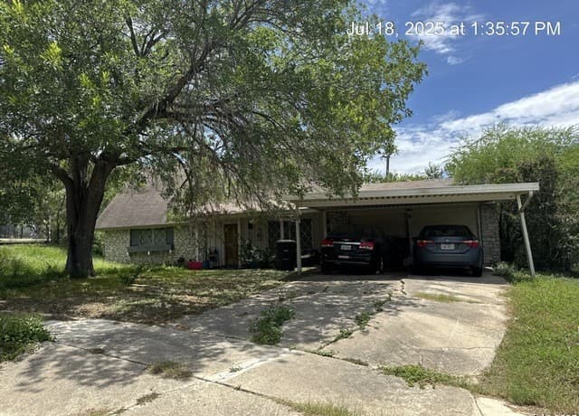 4-bedroom rental at 206 Threadneedle in San Antonio, TX — photo 4