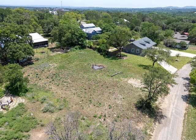 Home for sale at 314 Cherokee Dr in Bandera, TX — photo 3