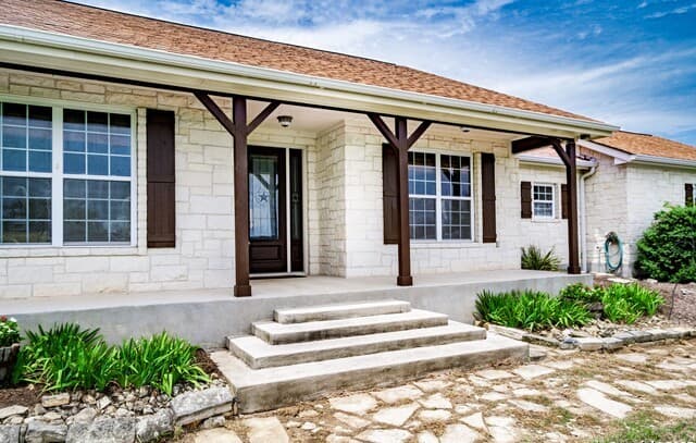 4-bedroom rental at 233 N Fork in Bandera, TX — photo 3
