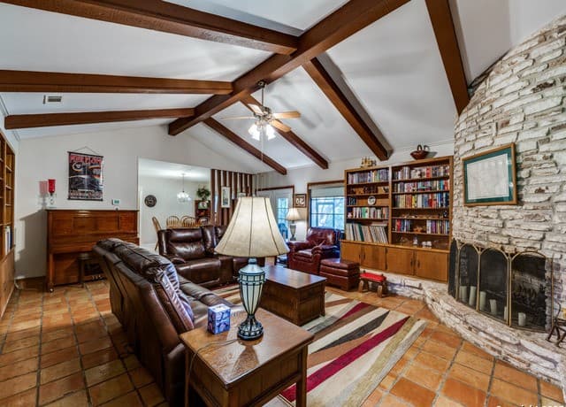4-bedroom rental at 10156 Axis Circle in Boerne, TX — photo 4