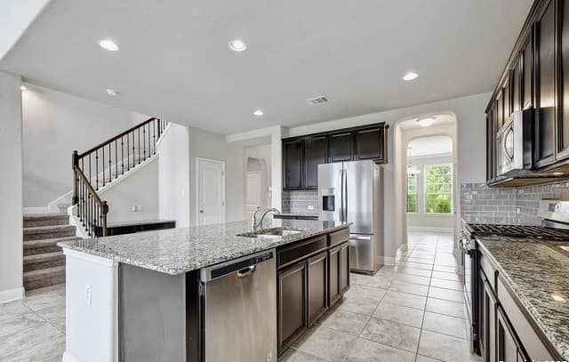 4-bedroom rental at 8103 Lovela Bend in San Antonio, TX — photo 3