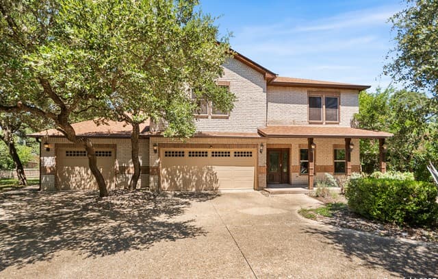 3-bedroom rental at 15125 Flying Circle in Helotes, TX — photo 1