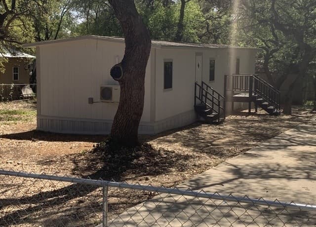 2-bedroom rental at 25315 Lynda sue in San Antonio, TX — photo 1