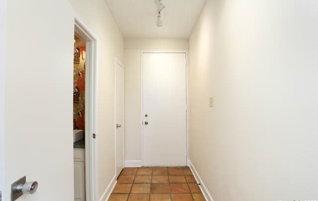 3-bedroom rental at 3102 Eisenhauer Unit B16 in San Antonio, TX — photo 4