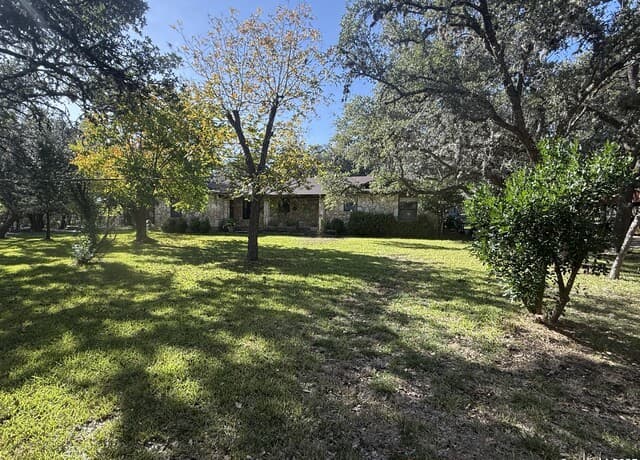 6-bedroom rental at 167 Riverwood in Boerne, TX — photo 1