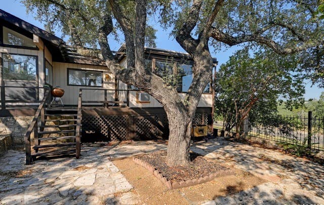 3-bedroom rental at 16827 Marlhead in Helotes, TX — photo 2