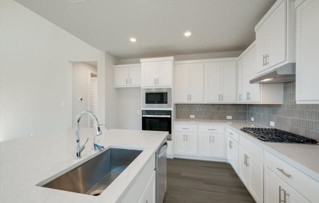 5-bedroom rental at 524 Foxbrook Way in Cibolo, TX — photo 4