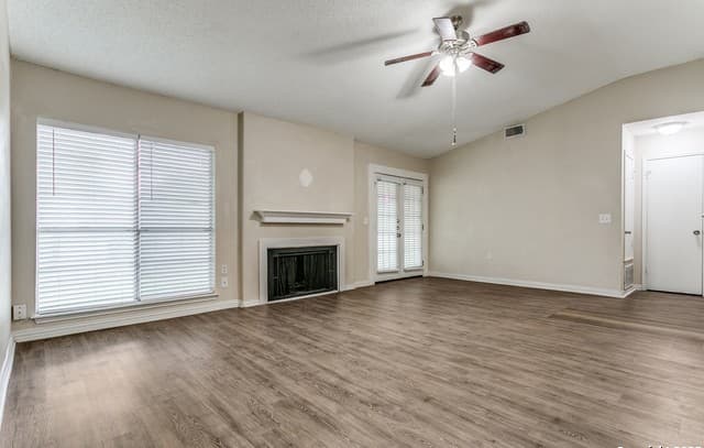 3-bedroom rental at 6815 Hillside Peak in San Antonio, TX — photo 4
