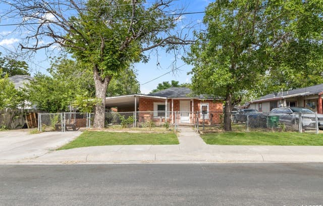 3-bedroom rental at 714 Hallie Ave in San Antonio, TX — photo 1