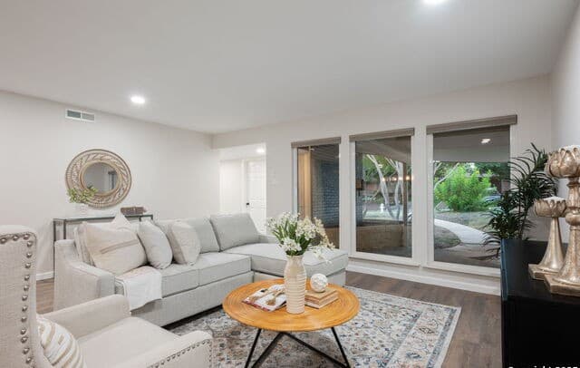 4-bedroom rental at 929 Morningside in Terrell Hills, TX — photo 4