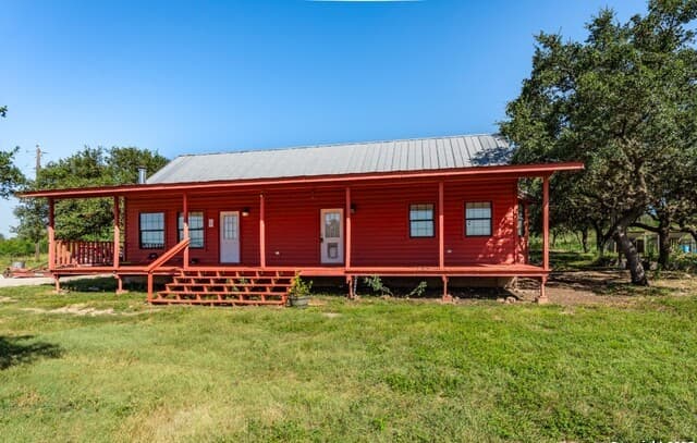 3-bedroom rental at 11234 Hwy 187 North in Utopia, TX — photo 1