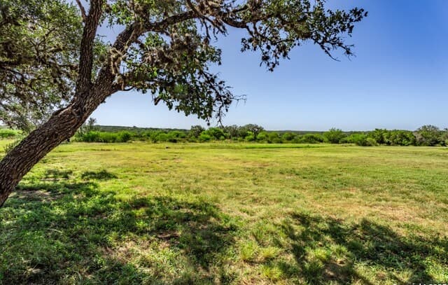 3-bedroom rental at 11234 Hwy 187 North in Utopia, TX — photo 3