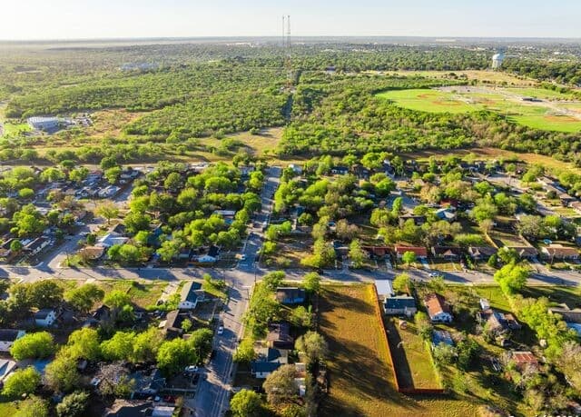 rental at 2734 Hicks Ave in San Antonio, TX — photo 4