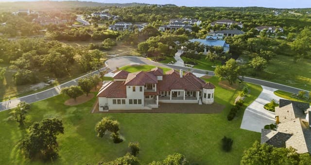 4-bedroom rental at 26012 Cotaco Creek in Boerne, TX — photo 4