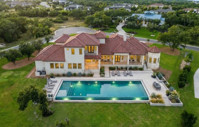 4-bedroom rental at 26012 Cotaco Creek in Boerne, TX — photo 5