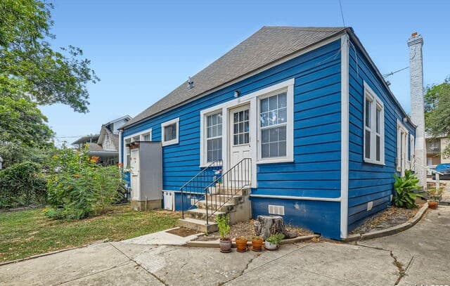 rental at 430 E Magnolia Ave in San Antonio, TX — photo 3