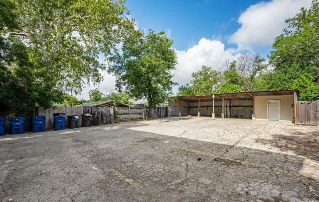 rental at 215 Blanco in San Antonio, TX — photo 4