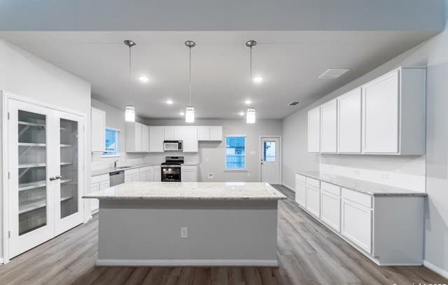 5-bedroom rental at 14740 Sycamore Xing in San Antonio, TX — photo 5
