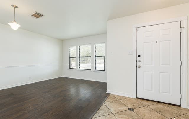4-bedroom rental at 106 Lauren in Boerne, TX — photo 4