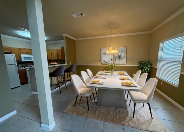 3-bedroom rental at 6160 Eckhert Unit 103 in San Antonio, TX — photo 4