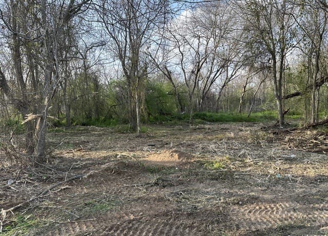 rental at 126 S Tejeda Ln in Floresville, TX — photo 4