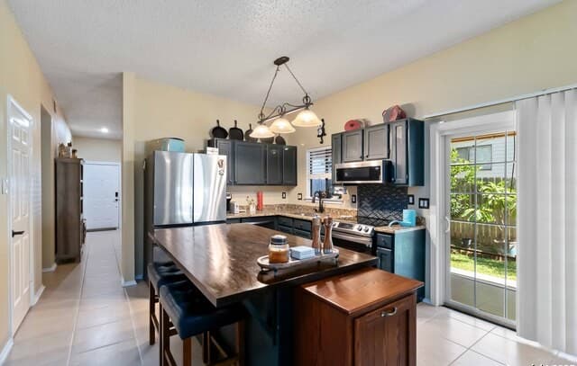3-bedroom rental at 7730 Ridge Mist in San Antonio, TX — photo 4