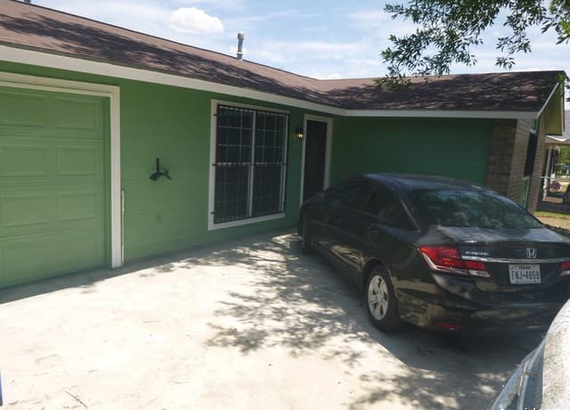3-bedroom rental at 5927 Stoney Creek in San Antonio, TX — photo 3