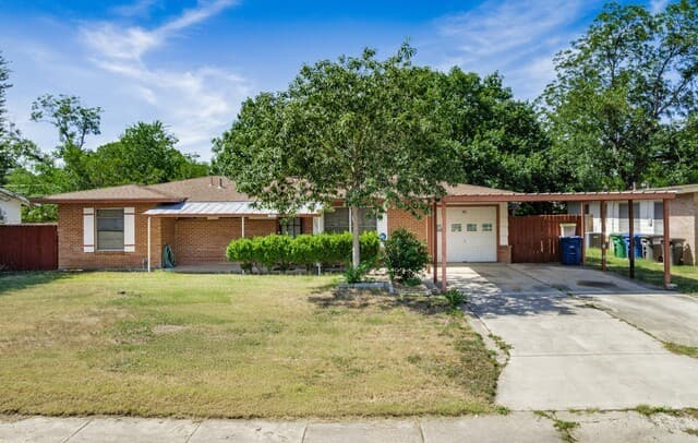 3-bedroom rental at 1502 Montview in San Antonio, TX — photo 1