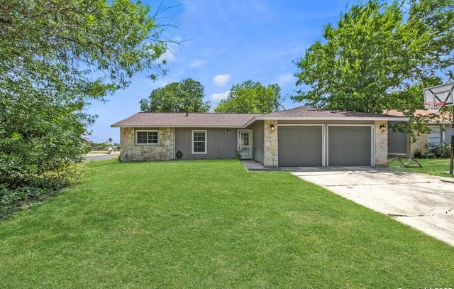 4-bedroom rental at 7354 Rubens in San Antonio, TX — photo 5