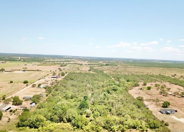 Home for sale at 5440 Tabberer in Poteet, TX — photo 3