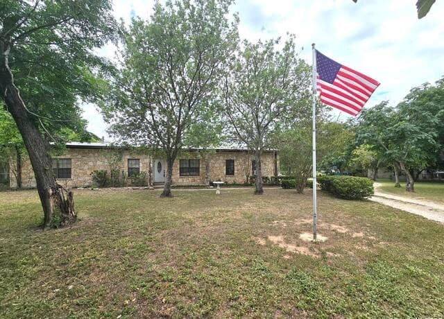 3-bedroom rental at 8360 James in Somerset, TX — photo 2