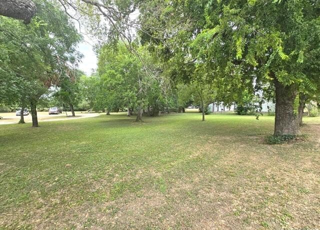 3-bedroom rental at 8360 James in Somerset, TX — photo 5