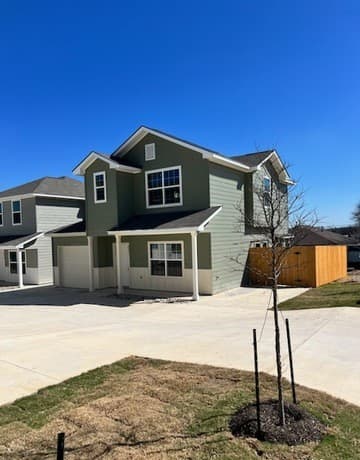 3-bedroom rental at 2031 Silver Oaks in San Antonio, TX — photo 4
