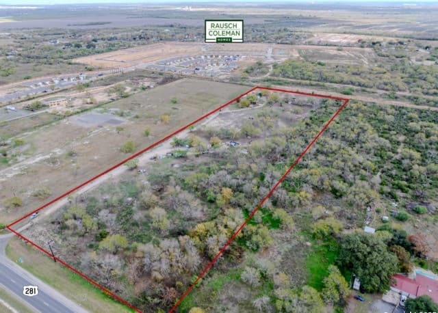 rental at 14988 S US Highway 281 in San Antonio, TX — photo 1